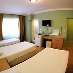 ドスト ホテル