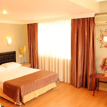 多斯特酒店 马尔马里斯